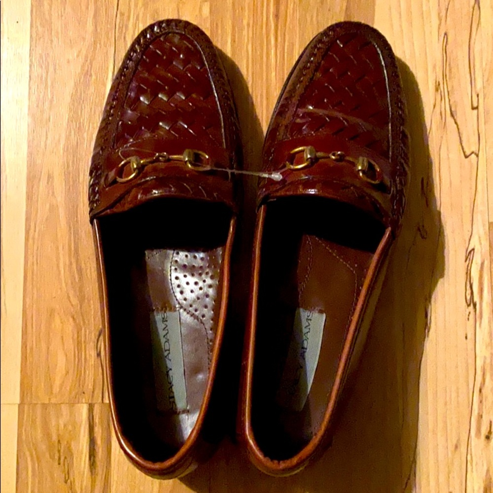 Stacy Adams. Good quality shoes.